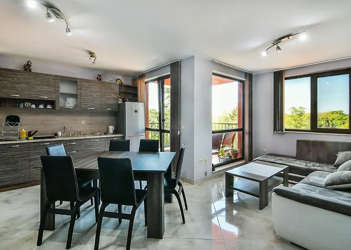 Mare Flat Two Bedrooms Free Parking