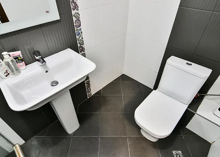 Mare Flat Two Bedrooms Free Parking Hotell