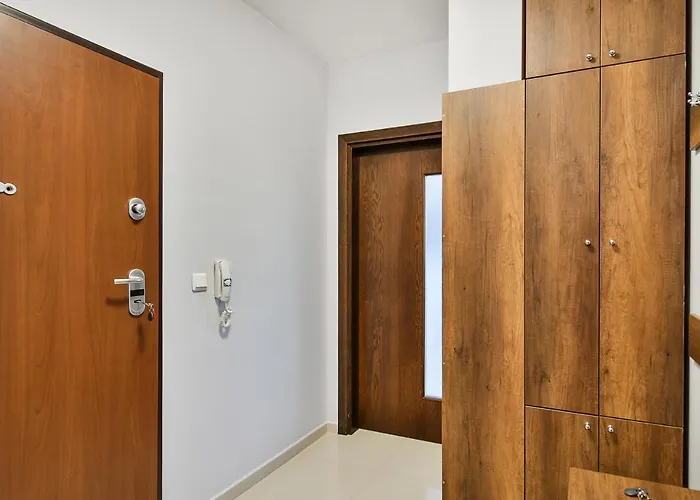 Mare Flat Two Bedrooms Free Parking Hotel *