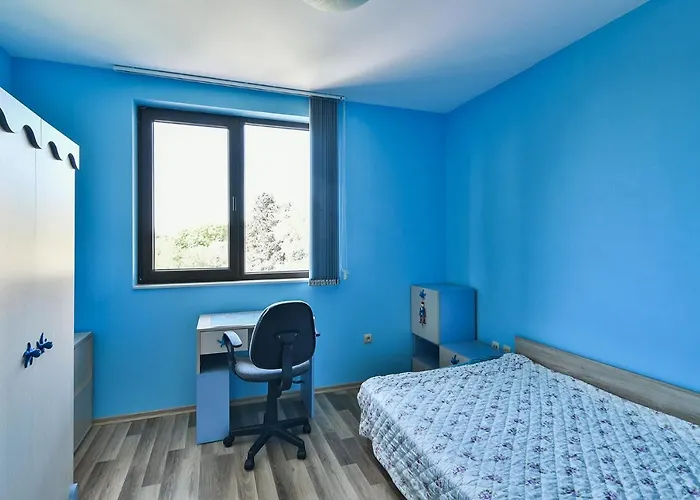 Mare Flat Two Bedrooms Free Parking Hotel Saints Constantine and Helena